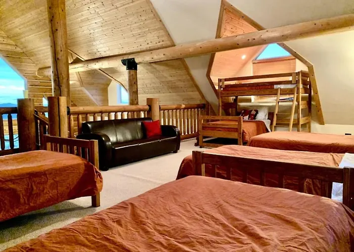 Hilltop Chalet- Stunning Views 3mi From Downtown *