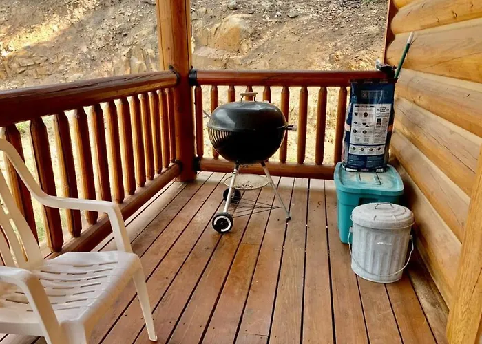 Hilltop Chalet- Stunning Views 3mi From Downtown