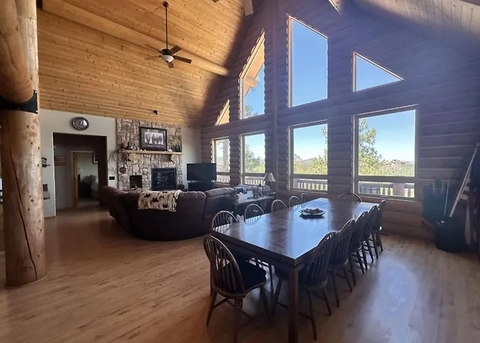 Hilltop Chalet- Stunning Views 3mi From Downtown *