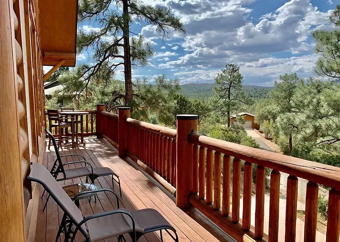 Hilltop Chalet- Stunning Views 3mi From Downtown Chalet *